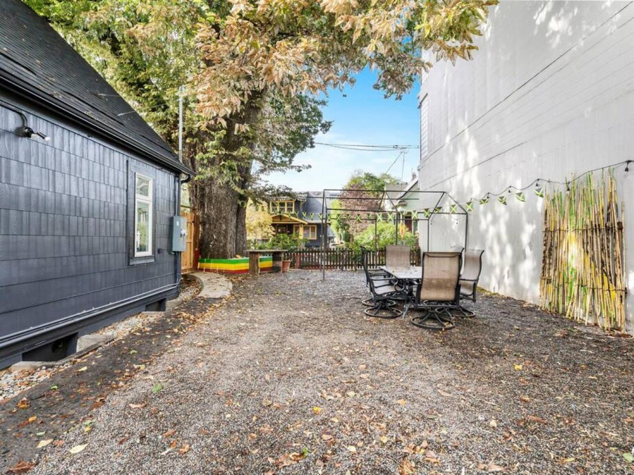 The Auric Door On N Mississippi * Portland